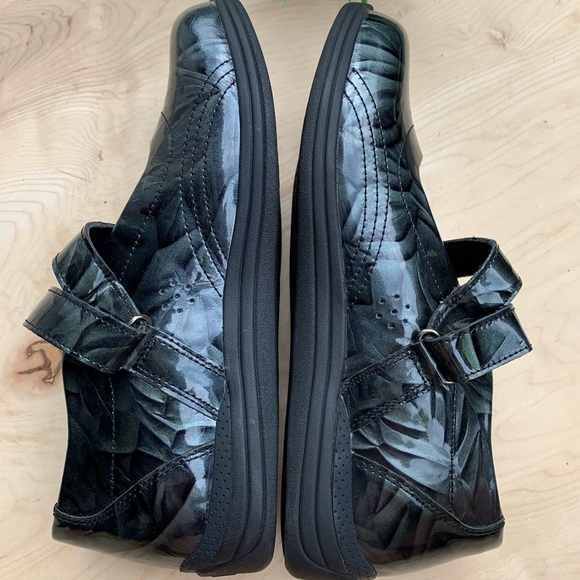 Drew woman’s NWT shoes - Picture 5 of 10